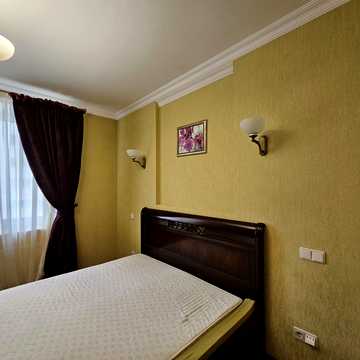 Верховинна вул., 35