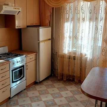 Металургів вул., 32а