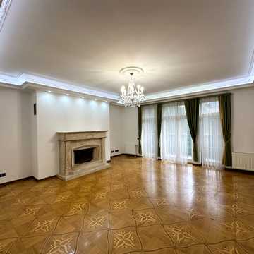Назарівська вул. (Вєтрова), 11