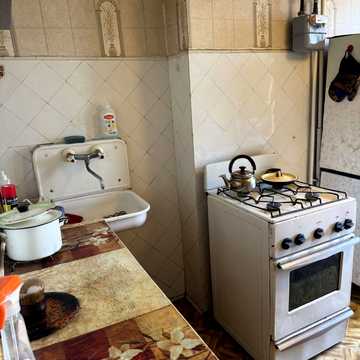 Героїв просп., 12