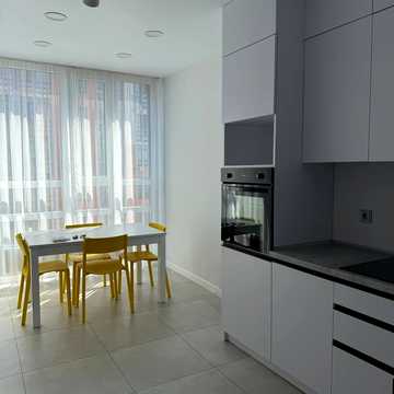 Миколи Гулака вул., 4