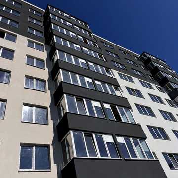 Лялі Ратушної вул., 21