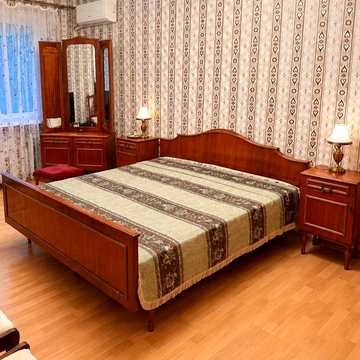 Небесної Сотні просп. (Маршала Жукова), 15