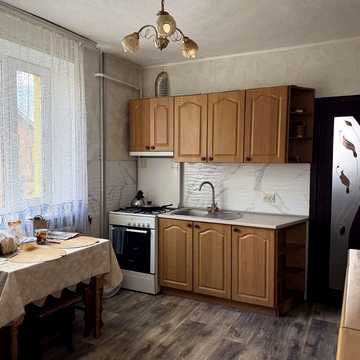 Покровська вул. (Ватутіна), 132