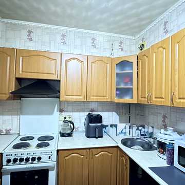 Миколи Лаврухіна вул., 7