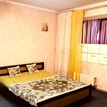 Євгена Чикаленка вул., 61