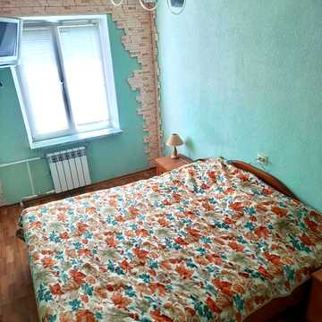 Бакинська вул., 37