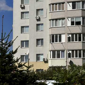 Келецька вул., 142