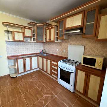 Василя Стуса вул., 33