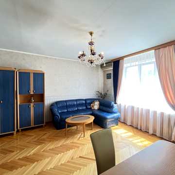 Олександра Кониського вул., 37/41