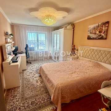 Олександри Екстер вул. (Марини Цвєтаєвої), 3