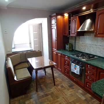 Української Перемоги вул., 30