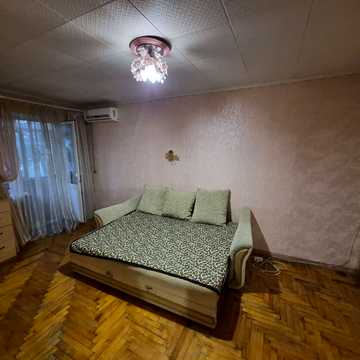 Незалежної України вул. (40 років Радянської України), 75