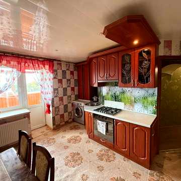 Металургів вул., 30