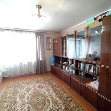 Семафорна вул., 36