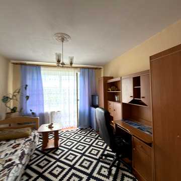 Братиславська вул., 7