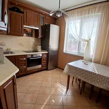 Степана Олійника вул., 3