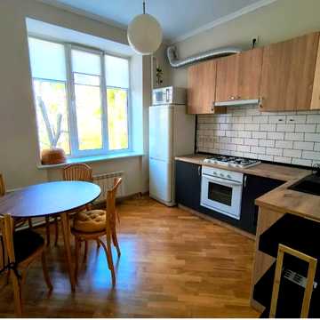 Білоруська вул., 30