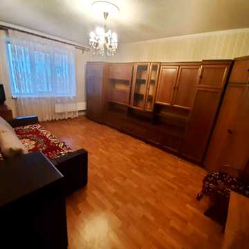 Срібнокільська вул., 1/2