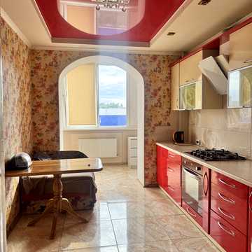 Зарічанська вул., (Будинок 2)