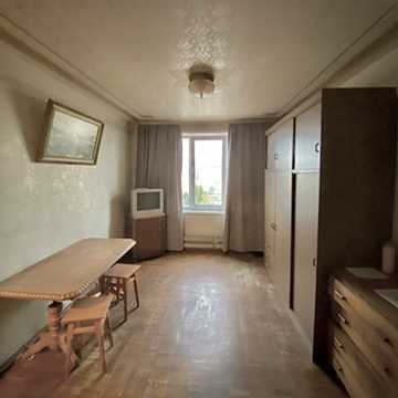 Павла Тичини просп., 13