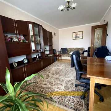 15 Квітня вул., 17