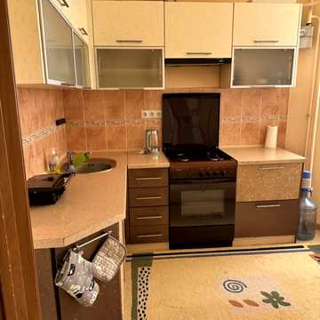 Івана Миколайчука вул., 30
