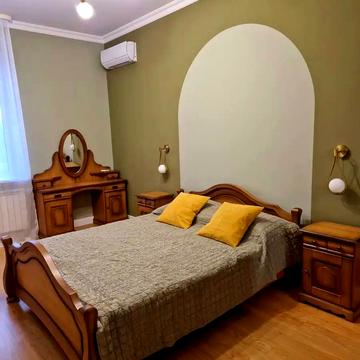 Лесі Українки бульв., 7-Б