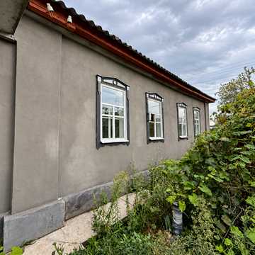 вул. Озерна, 32