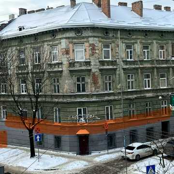 Рене Декарта вул., 24