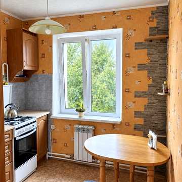 Бакинська вул., 37