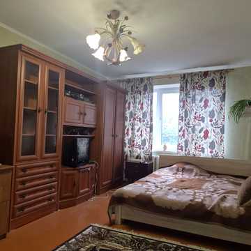 Андрія Первозванного вул. (Стахурського), 80