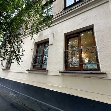 Миколи Зерова вул., 6