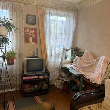 Богдана Хмельницького вул., 94