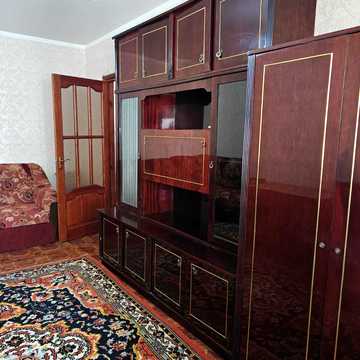 Ярослава Баїса вул. (Володимира Висоцького), 8