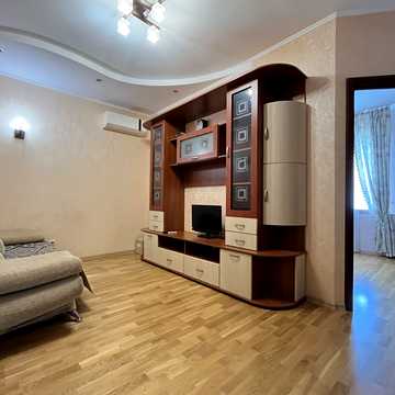 Печерська вул., 2