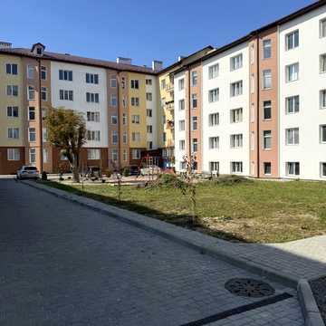 Петра Сагайдачного вул., 100А