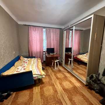 Богдана Хмельницького вул., 1
