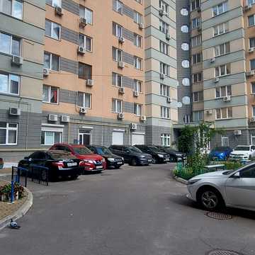Раїси Окіпної вул., 8