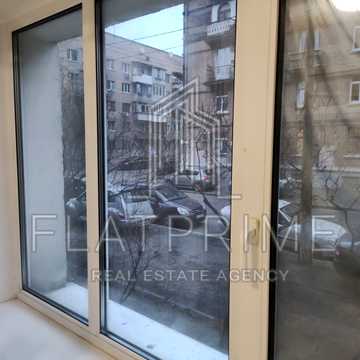 Щекавицька вул., 40/37