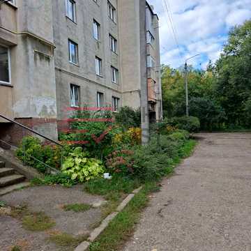 Залозецького вул., 79
