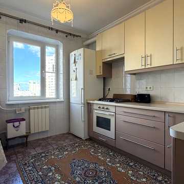 Європейського Союзу просп. (Правди), 9-Б