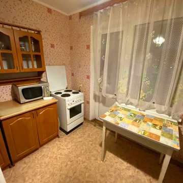 Хорольська вул., 5