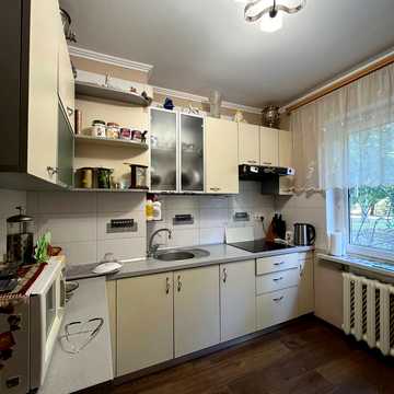 Кримська вул., 84