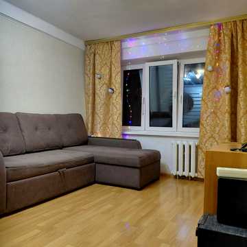 Ореста Левицького вул. (Академіка Курчатова), 4