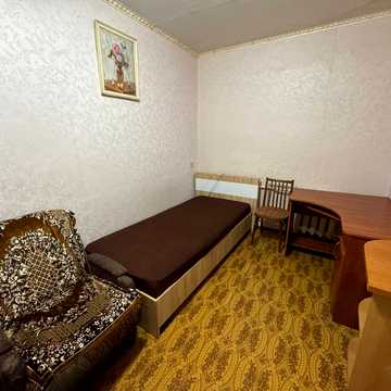 Фосфорна вул., 11
