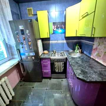 Варненська вул., 2