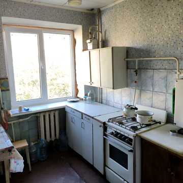 Юності просп., 83