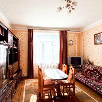 Осипа Турянського вул., 1