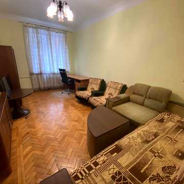 Чеська вул., 9